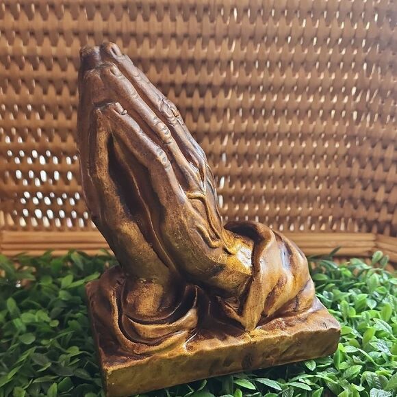 Vintage Chalkware Praying Hands With Bronze/Gold Tone Finish - Picture 4 of 10